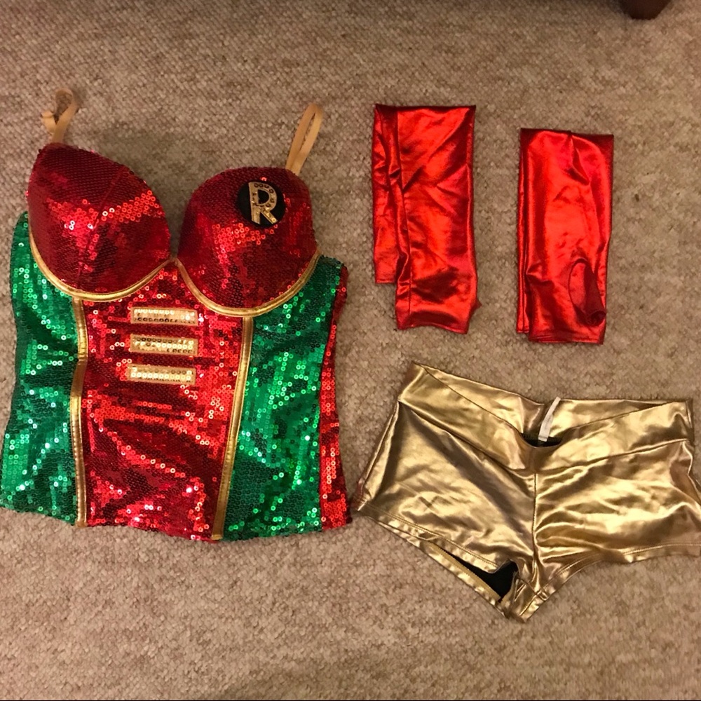 Robin corset with matching accessories